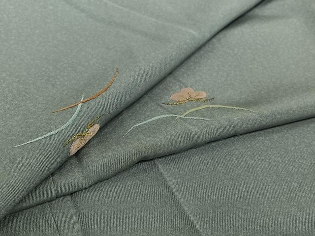 長閑やかさ屋御召しもの▽飛び切りな小紋 単衣 総刺しゅう 芝松文 金糸 正絹 珠玉 AABI4612jh