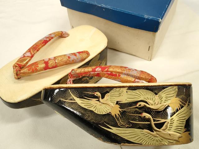長閑やかさ屋御召しもの[]和装小物 ちびっ子 ぽっくりサボ こっぽり・おこぼサボ 畳表 金蒔絵 烏合の衆鶴松文 箱付き添い人 珠玉 DABC1279zzz