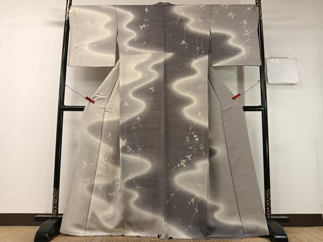 長閑やかさ屋御召しもの●日本踊り家 岩井流宗元 岩井友見 短い訪問着 刺しゅう 水流枝垂れ桜 暈し染め 金糸 正絹 珠玉 CABD8146vp