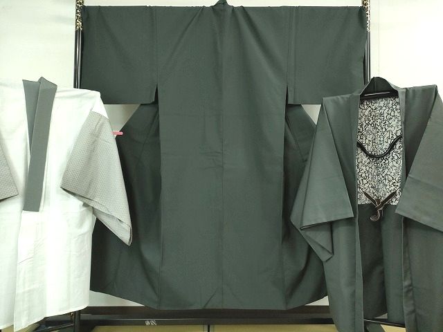 長閑やかさ屋中央局■御前上等 成人男性 銀座もとじ 米沢御召しもの 合奏団 長羽織・半下着類書き割り 御召しもの:蝋色 長羽織:羊羹色 たとう紙付き添い人 珠玉 DZAA4109kh5