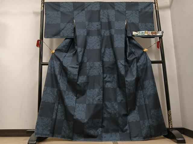 長閑やかさ屋御召しもの●三代目 仁左ェ門 発祥地大島紬 カタス7マルキ 市松花文 原絹織物謹製 証紙付き添い人 正絹 珠玉 未当て嵌める AABH3114ph