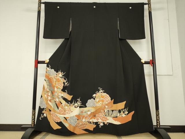 長閑やかさ屋御召しもの●打ち立てる460年・千總 黒留袖 駒刺しゅう 蔓帯花文 金彩 伊勢丹取りまわし 正絹 珠玉 AABE7791ck