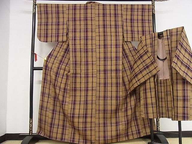 平和屋本店●極上　浦野理一　経節紬　アンサンブル　格子　着丈163cm　裄丈67.5cm　正絹　逸品　4kk0007｜平和屋