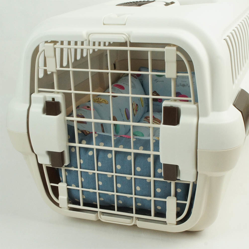 ペットが喜ぶ キャリー クッション ベッド マカロンブルードット Sサイズ ヘレンズ ペットベッド 犬 猫 キャンピング ペット クレートマット クレートクッション クレートベッド Aplusfinance Blog Com