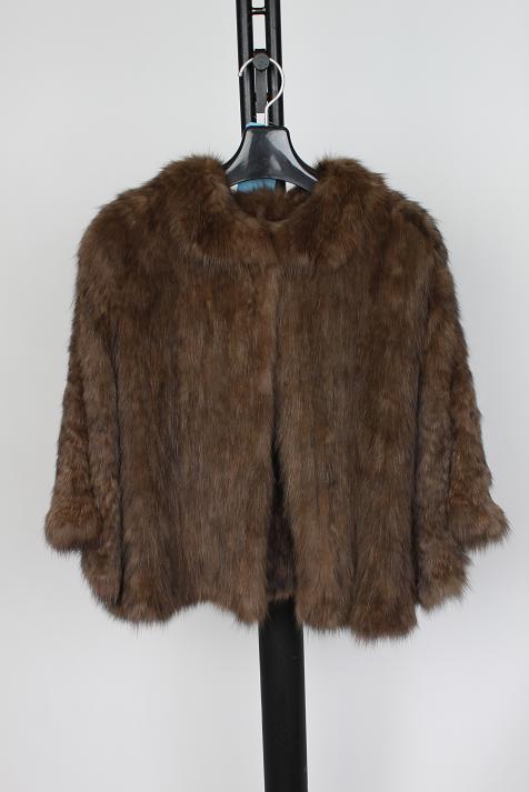 楽天市場】Moi-meme-Moitie / 燭台刺繍ニットケープ モワメーム