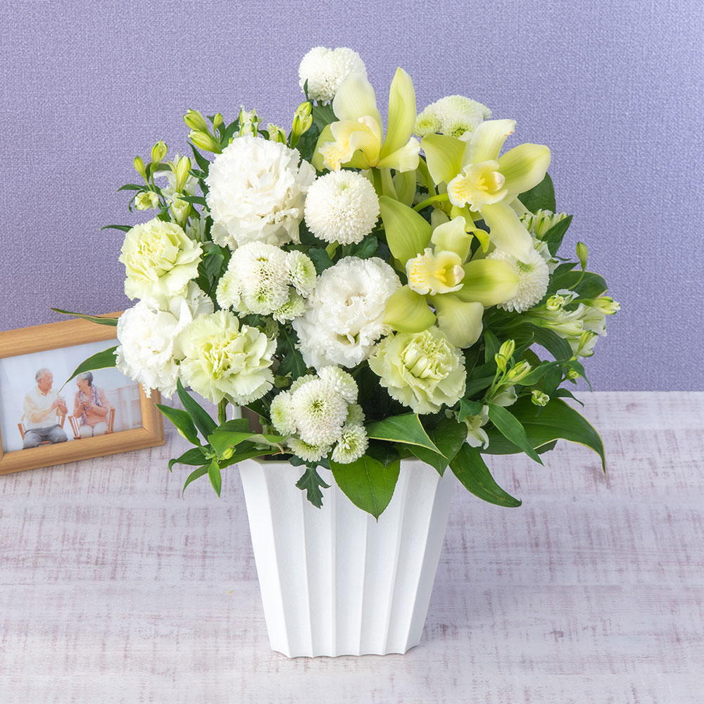 お供え 花 お供え用 申し合わせ「沙羅(さら)」 日比谷花壇 お供え花 贈りもの花 供花 法事 仏事 忌中 お覚悟 仏花 お自責の念 命日 活け花 一周忌 告別式 お御通夜 四十九日 申したて歌留多 貨物輸送無料