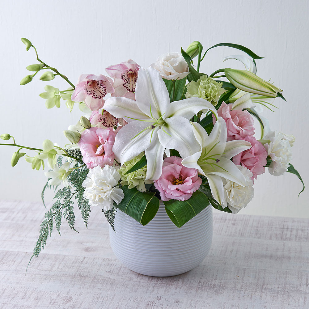 お供え 花 お供え用 アレンジメント「メモリア」 日比谷花壇 お供え花 供え花 供花 法事 仏事 喪中 お彼岸 仏花 お悔み 命日 生花 一周忌 告別式 お通夜 四十九日 メッセージカード 9,583円