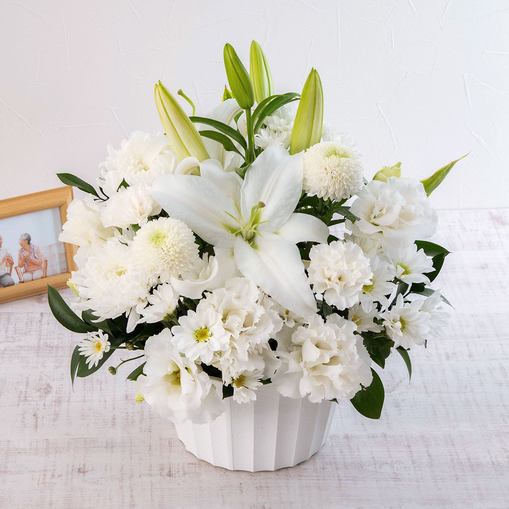 お供え 花 お供え用 申し合わせ「星あかり」 日比谷花壇 お供え花 贈りもの花 供花 法事 仏事 忌中 お覚悟 仏花 お自責の念 命日 活け花 一周忌 告別式 お御通夜 四十九日 申したて歌留多