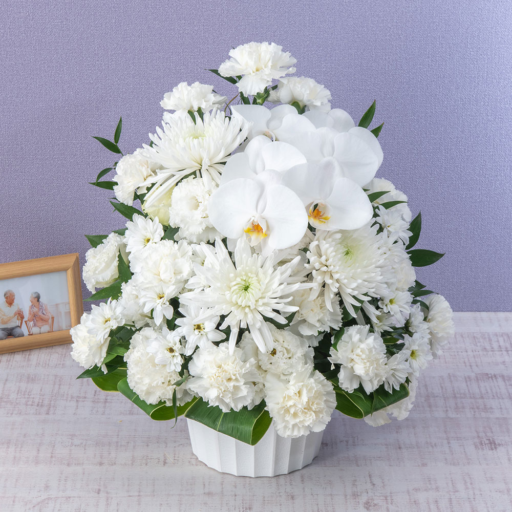 お供え 花 お供え用 アレンジメント「睡蓮花(すいれんか)」 日比谷花壇 お供え花 供え花 供花 法事 仏事 喪中 お彼岸 仏花 お悔み 命日 生花 一周忌 告別式 お通夜 四十九日 メッセージカード
