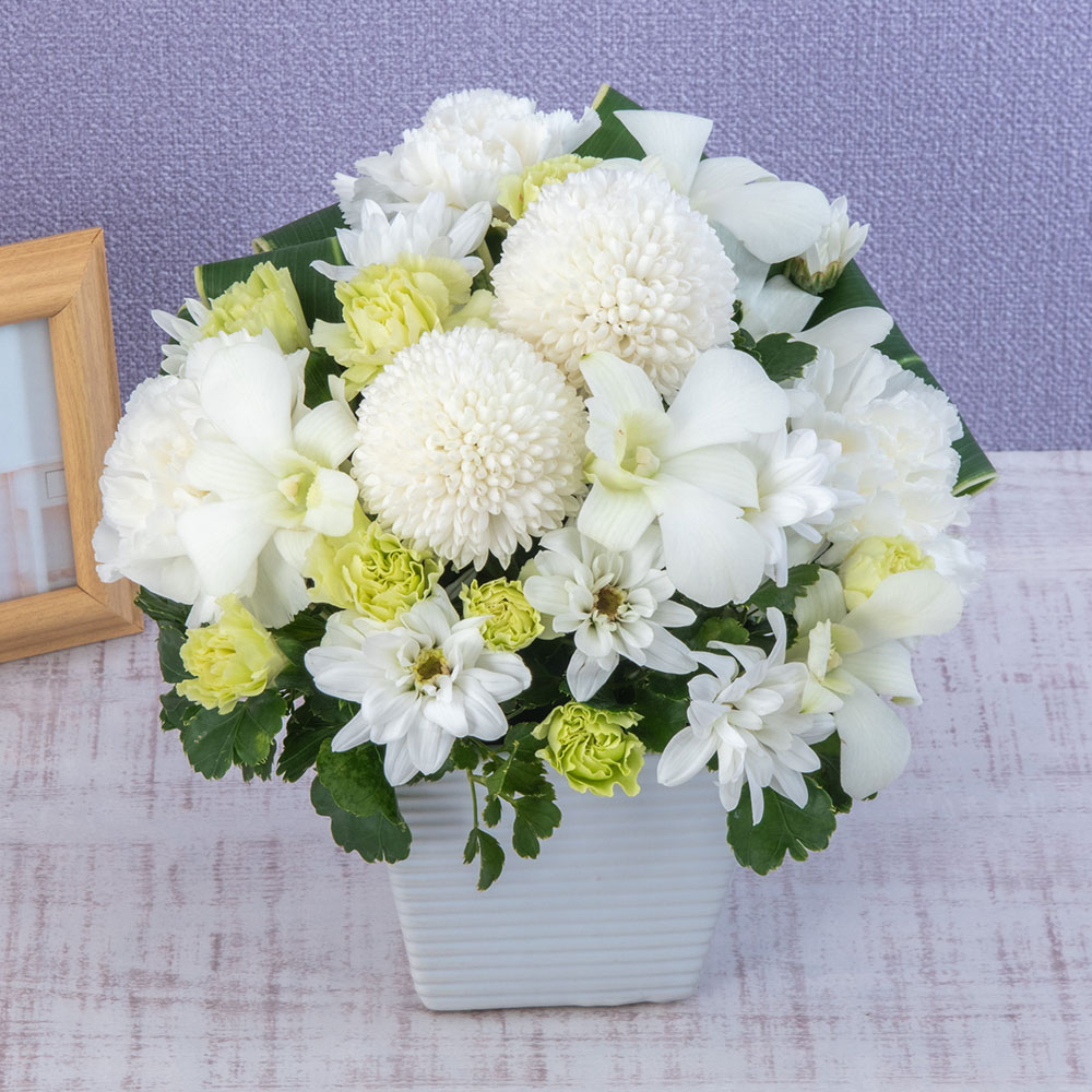 日比谷花壇 お供え 花 アレンジメント プジーブル Senegrid Com