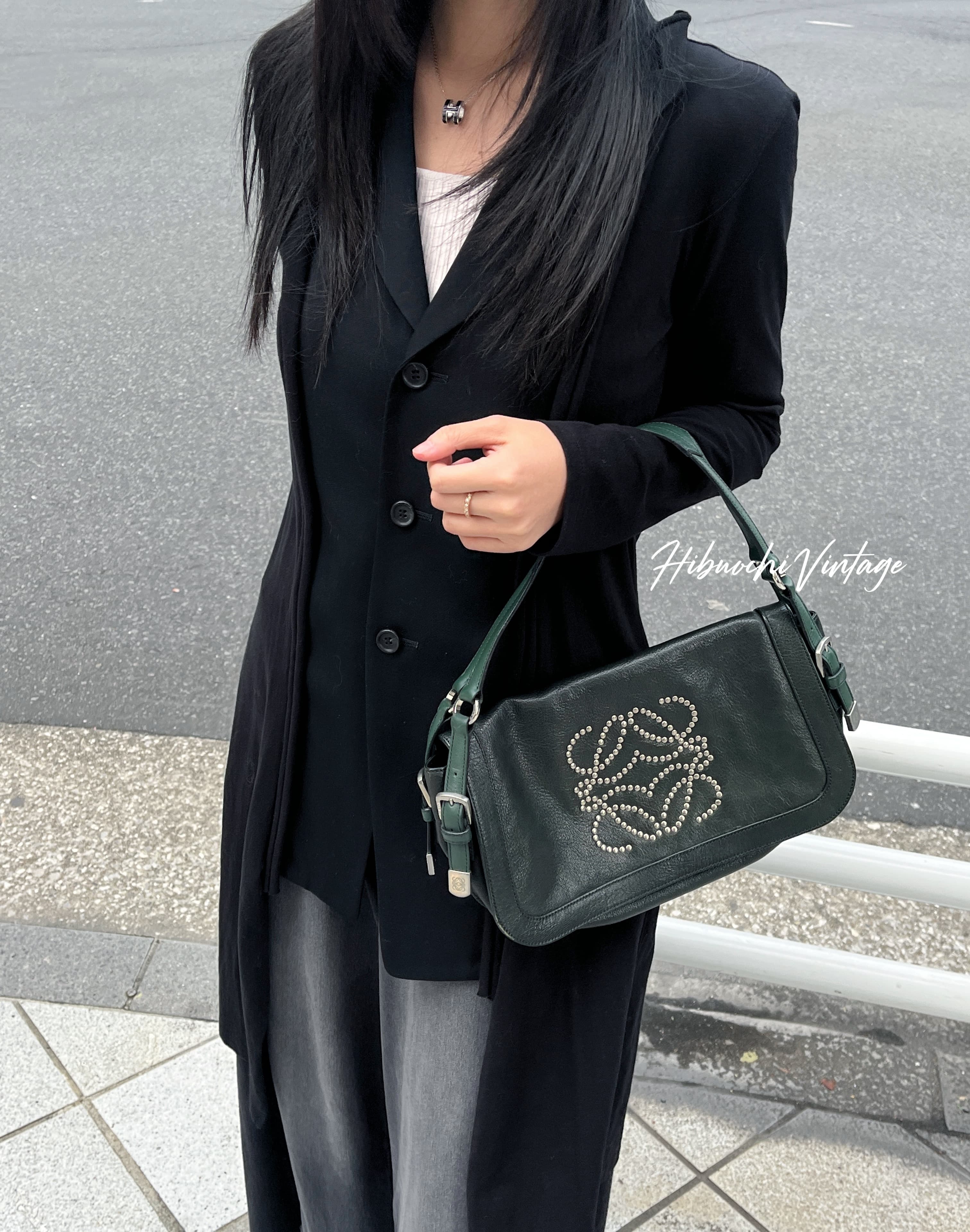 【中古】LOEWE ロエベ アナグラム スタッズ ハンドバッグ ショルダーバッグ グリーン レザー ヴィンテージ レディース【中古美品】HIBUOCHI VINTAGE　HBOC260125A02