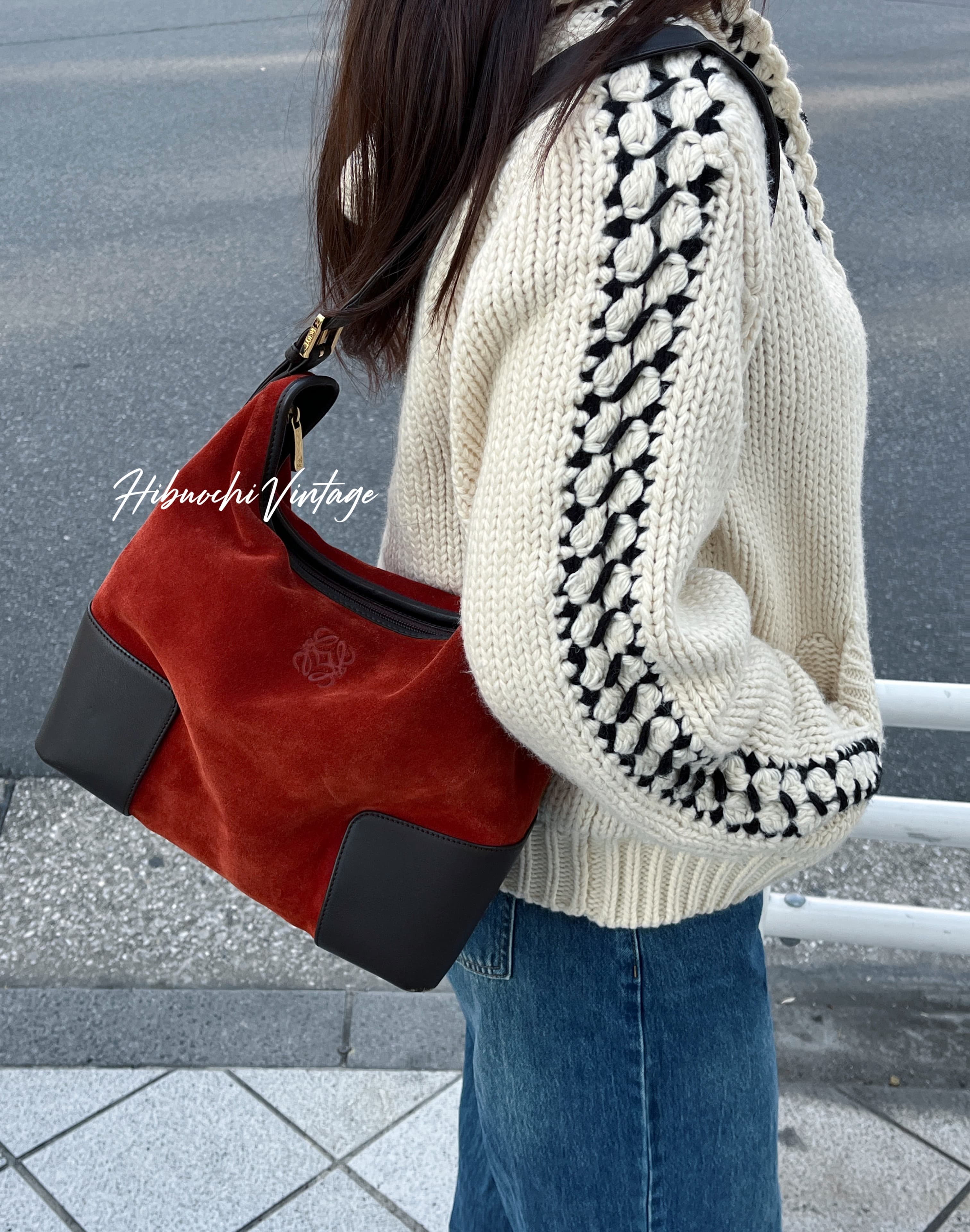 【中古】LOEWE ロエベ アナグラム ショルダーバッグ レッド ブラック スエード レザー ヴィンテージ レディース【中古美品】HIBUOCHI VINTAGE hboc260303a26|HIBUOCHI VINTAGE 店