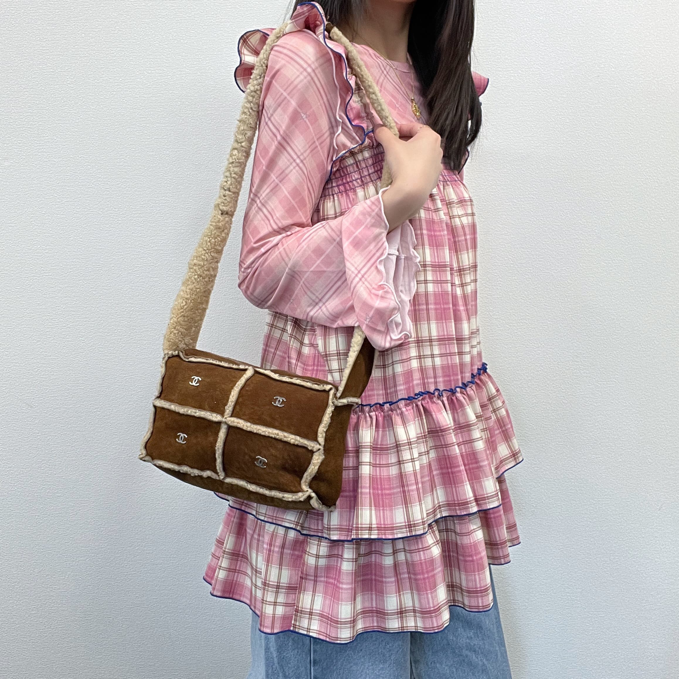 【中古】CHANEL シャネル ココマーク ショルダーバッグ 赤銅色 羊肉 スエードクロス 6番台 ヴィンテージ レディース【中古美品】HIBUOCHI VINTAGE hboc260326a04