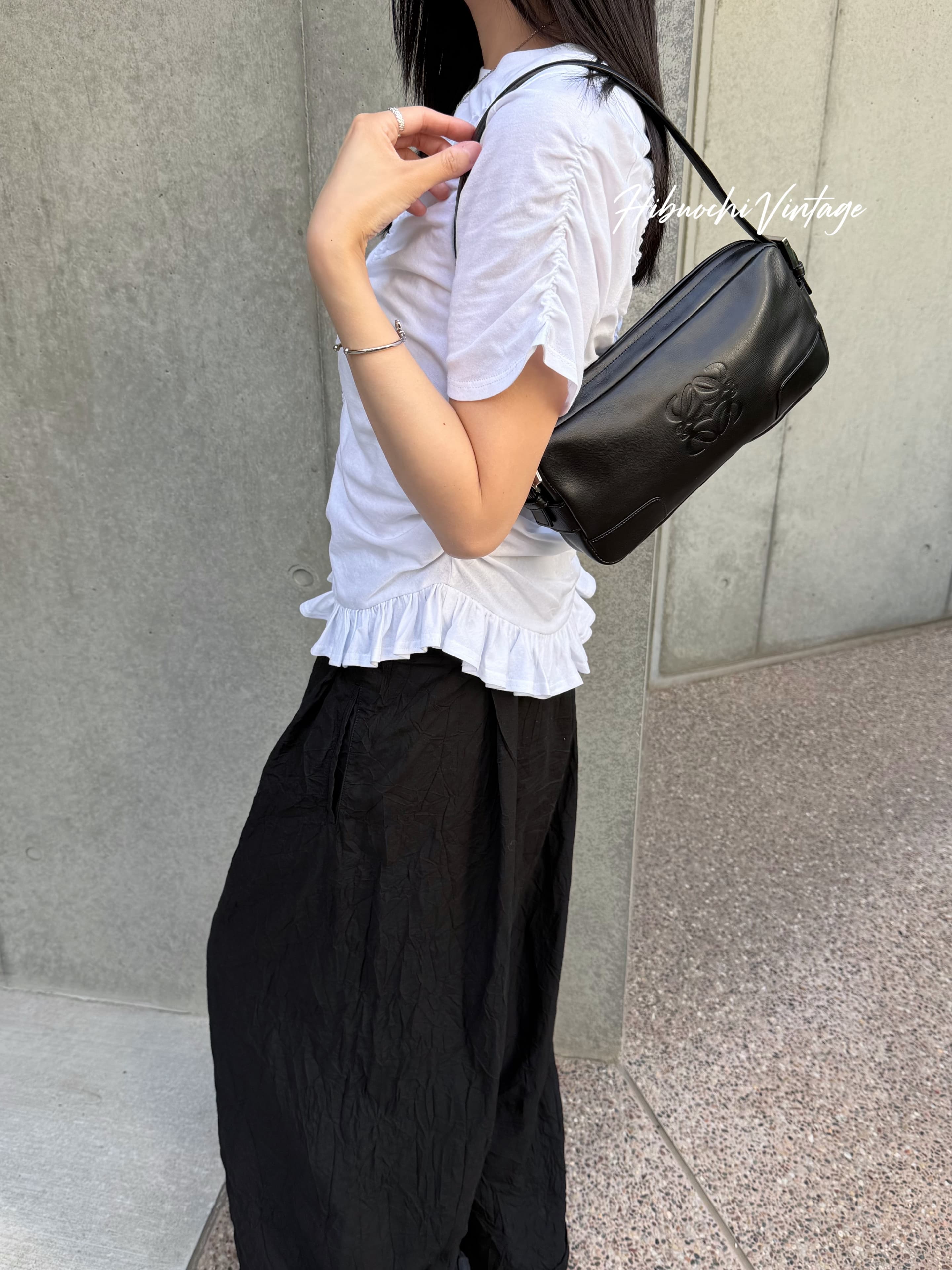 【中古】LOEWE ロエベ アナ瓦 ショルダーバッグ 黒いこと なめし革 ヴィンテージ レディース【中古美品】HIBUOCHI VINTAGE hboc260523a06