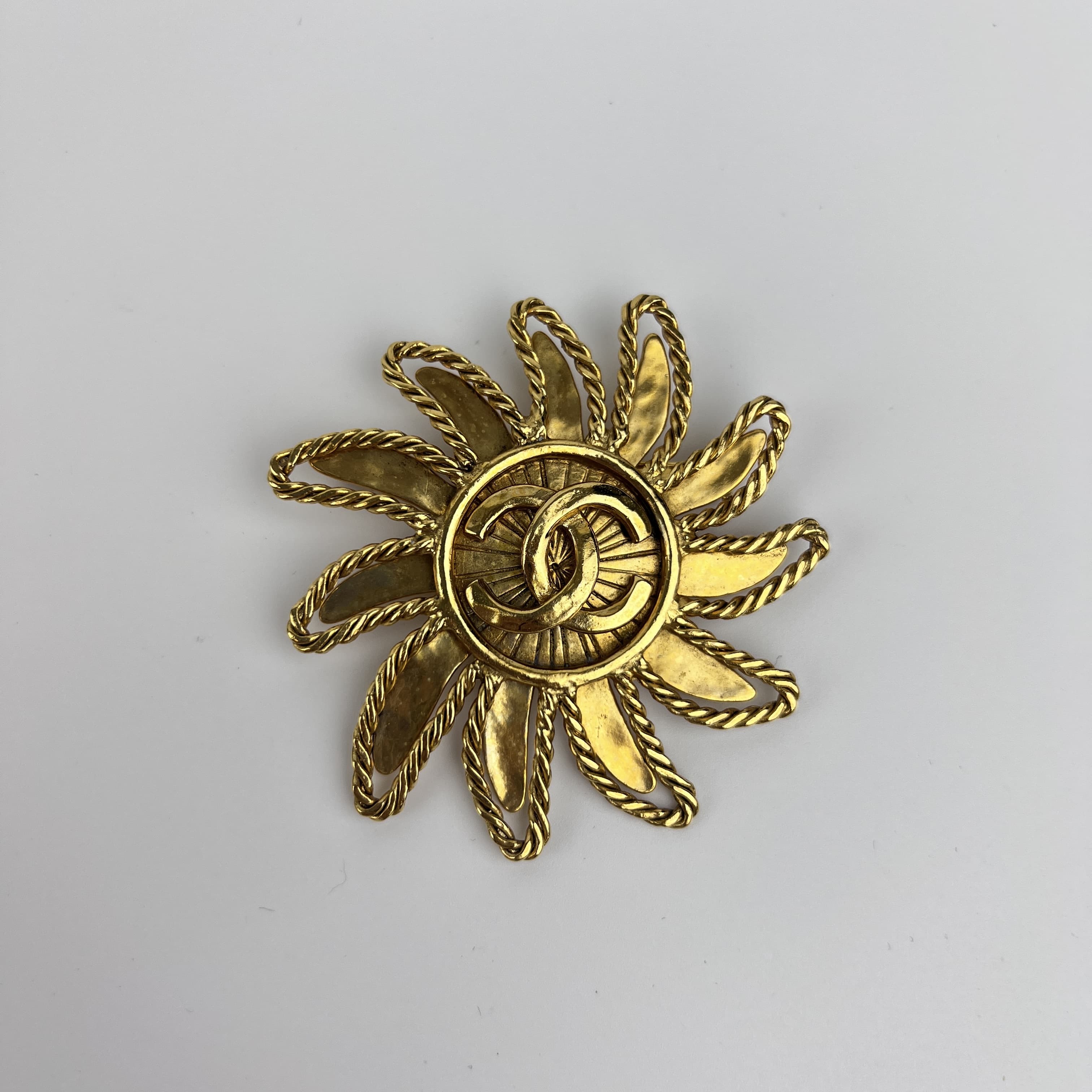 【中古】CHANEL シャネル ココマーク 太陽モチーフ アクセサリー ブローチ ゴールド ヴィンテージ レディース【中古美品】HIBUOCHI VINTAGE