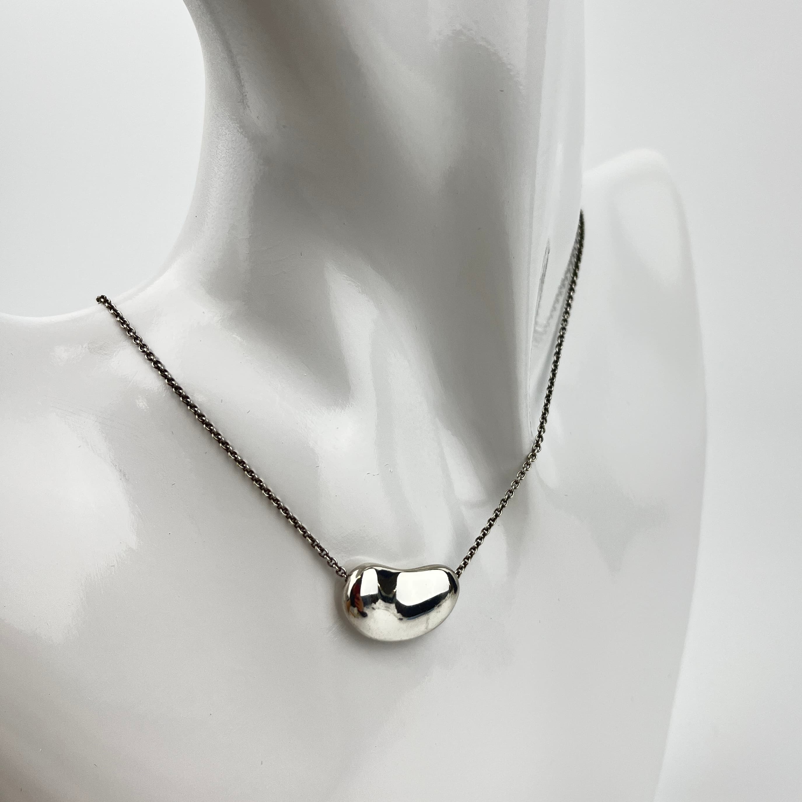 美品 ティファニー ネックレス ミニ ビーン シルバー 925 ティファニー TIFFANY & CO. ビーン ネックレス シルバー 925