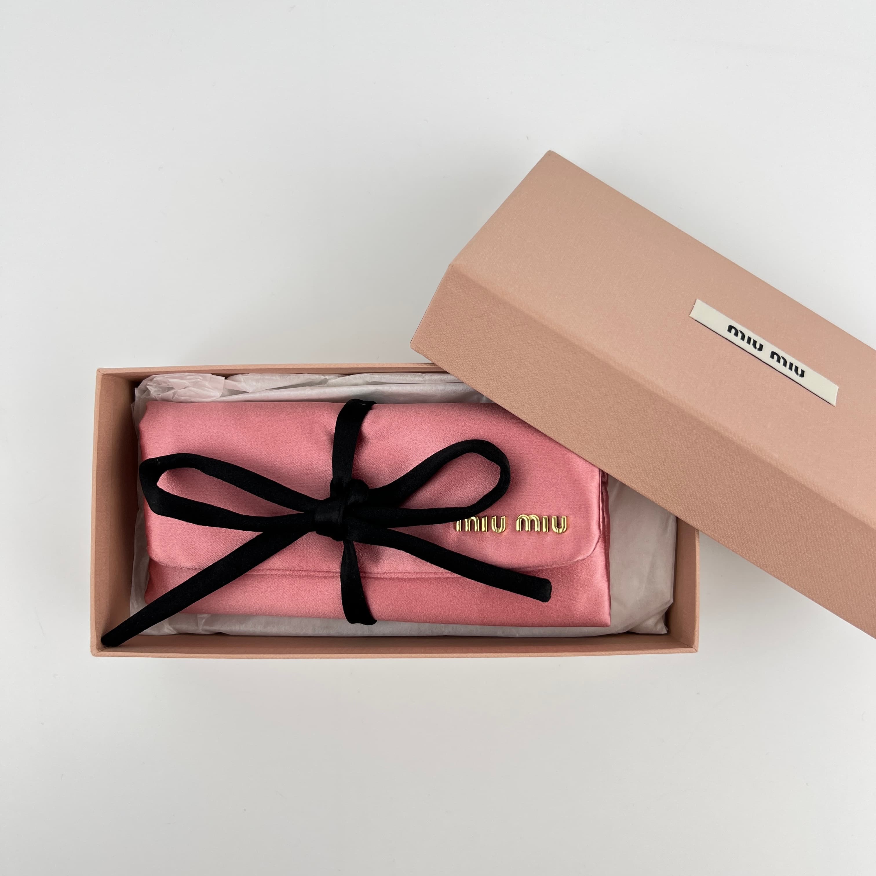 【 新品♡未使用 】miumiu ミュウミュウ マドラス ミラー付きリップケース 楽天市場】ミュウミュウ MIU MIU レディース リップケース＆キーリング