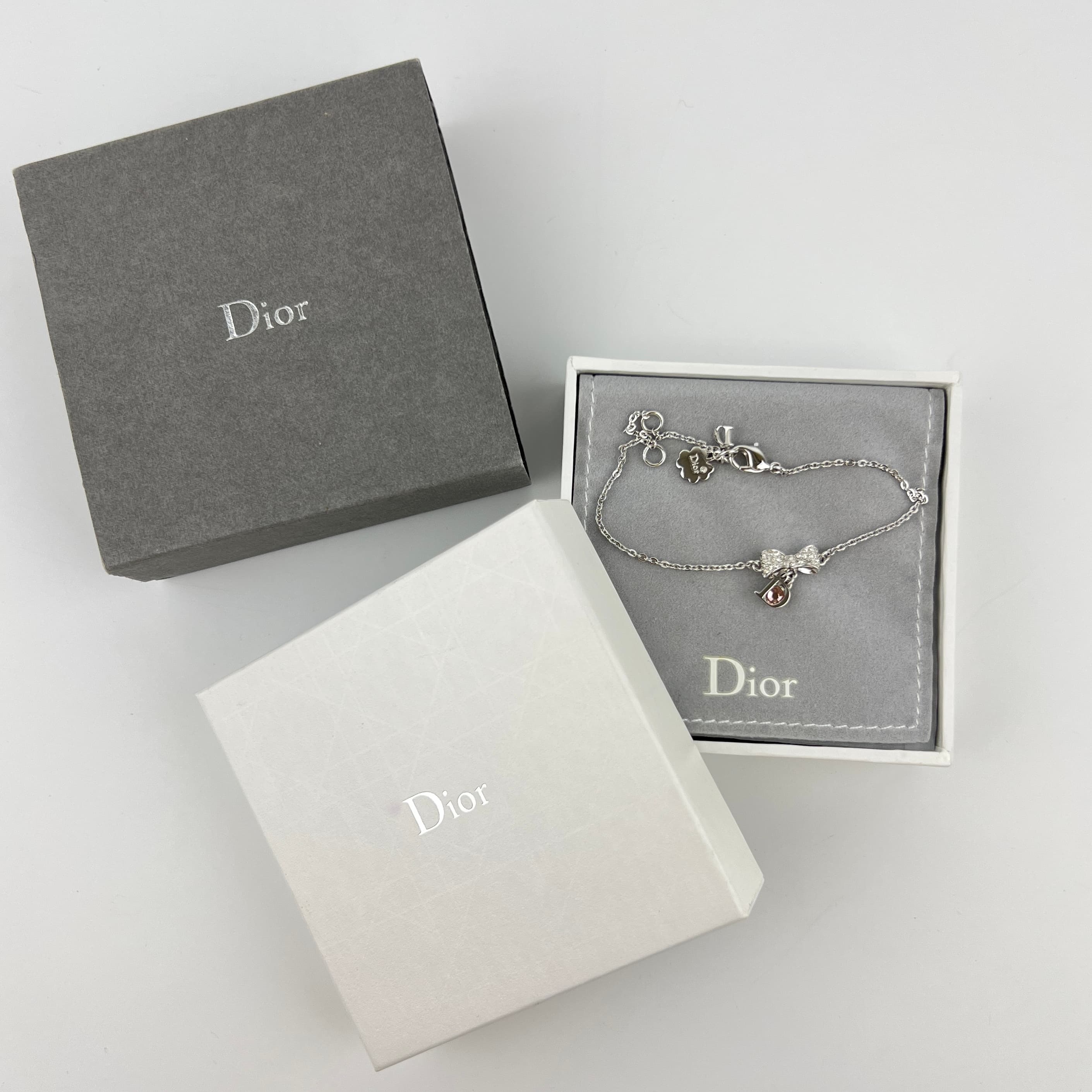 【中古】Christian Dior クリスチャンディオール アクセサリー リボン ブレスレット シルバー ヴィンテージ レディース【中古美品】HIBUOCHI VINTAGE　HBOC260118A10｜HIBUOCHI　VINTAGE　店