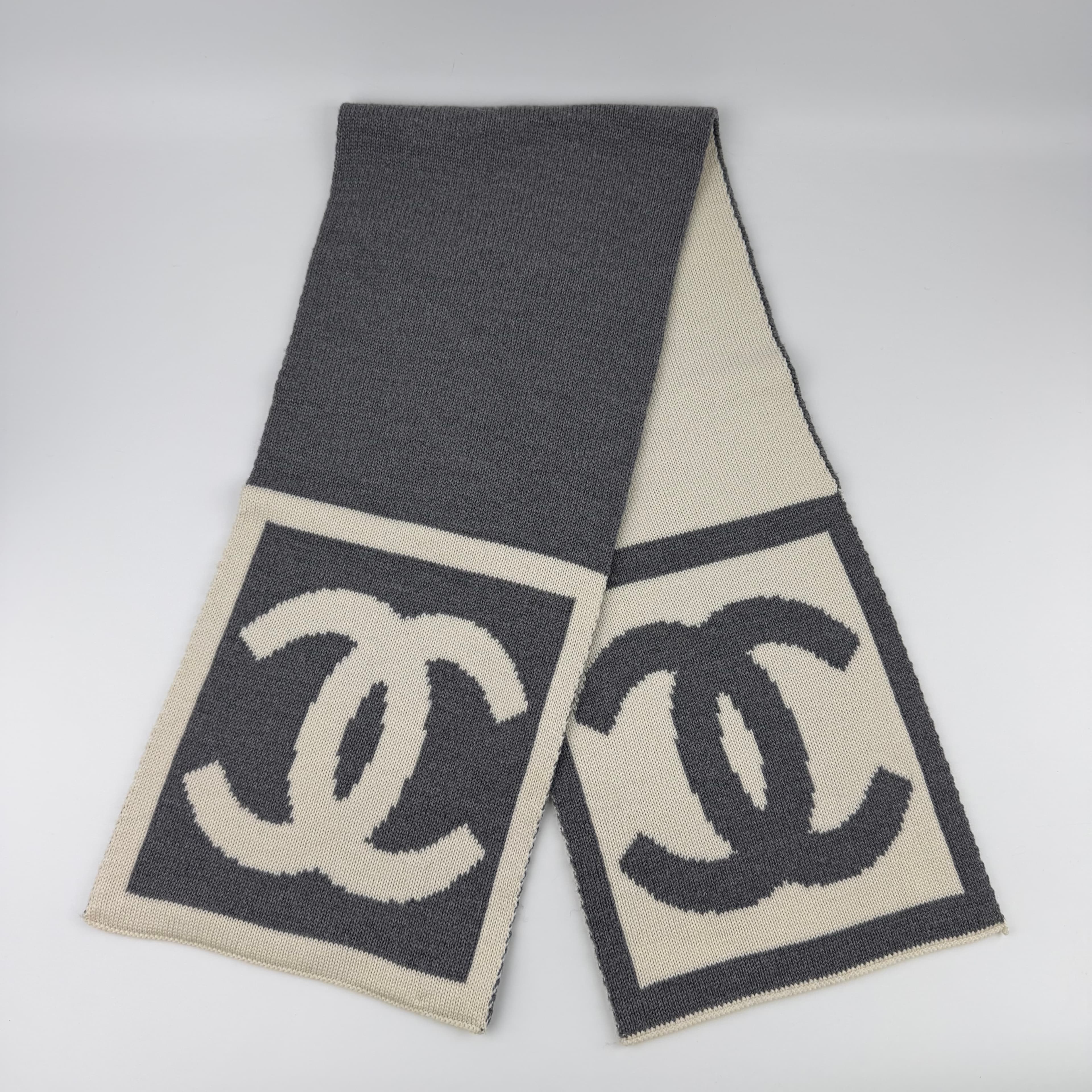 【中古】CHANEL シャネル ココマーク えり巻き 羊毛 地絹 カシミール ツートンカラー 薄墨色 白いこと ヴィンテージ レディース【中古美品】HIBUOCHI VINTAGE hboc260303a18