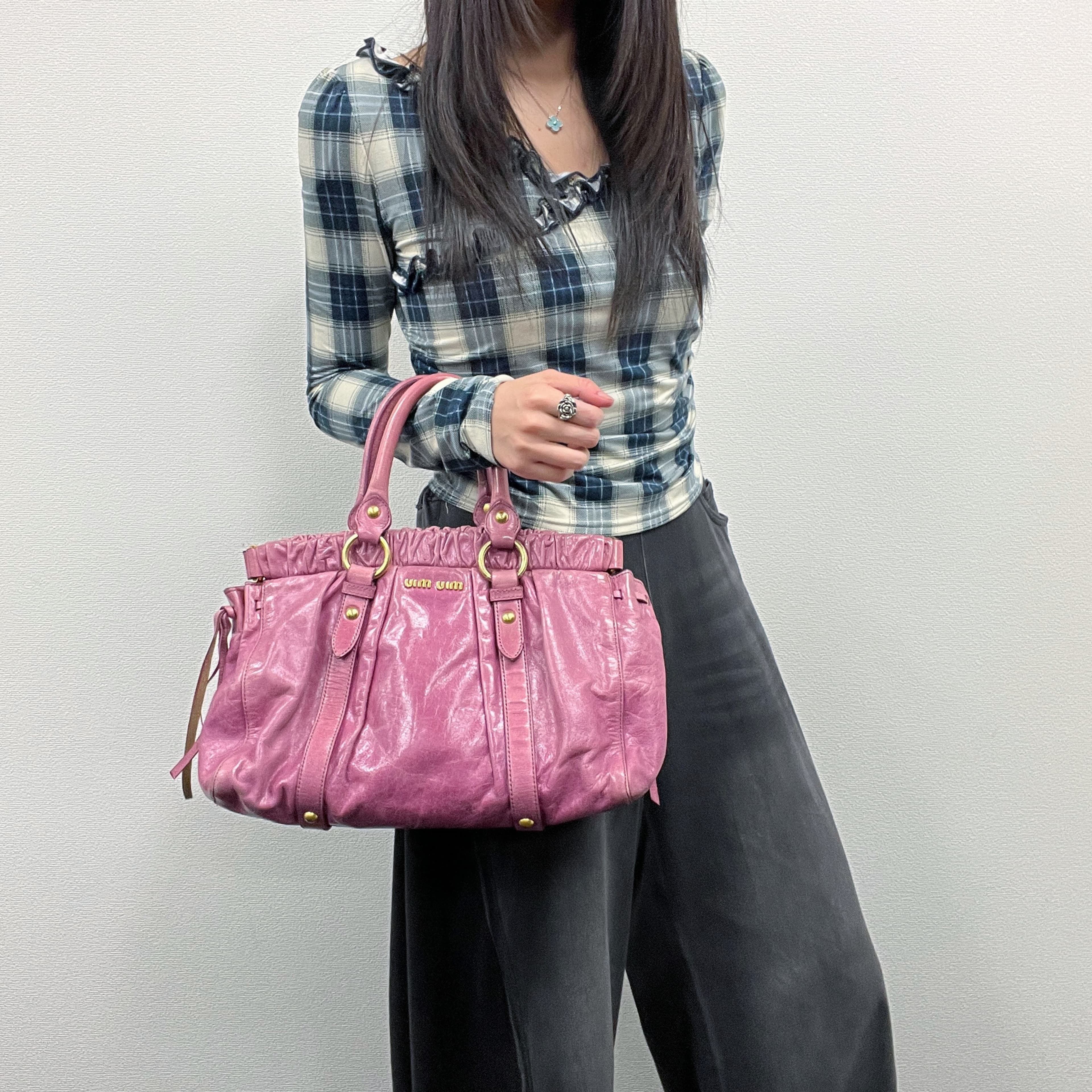 【中古】miumiu ミュウミュウ ハンドバッグ ピンク レザー ヴィンテージ レディース【中古美品】HIBUOCHI VINTAGE hboc260318a33