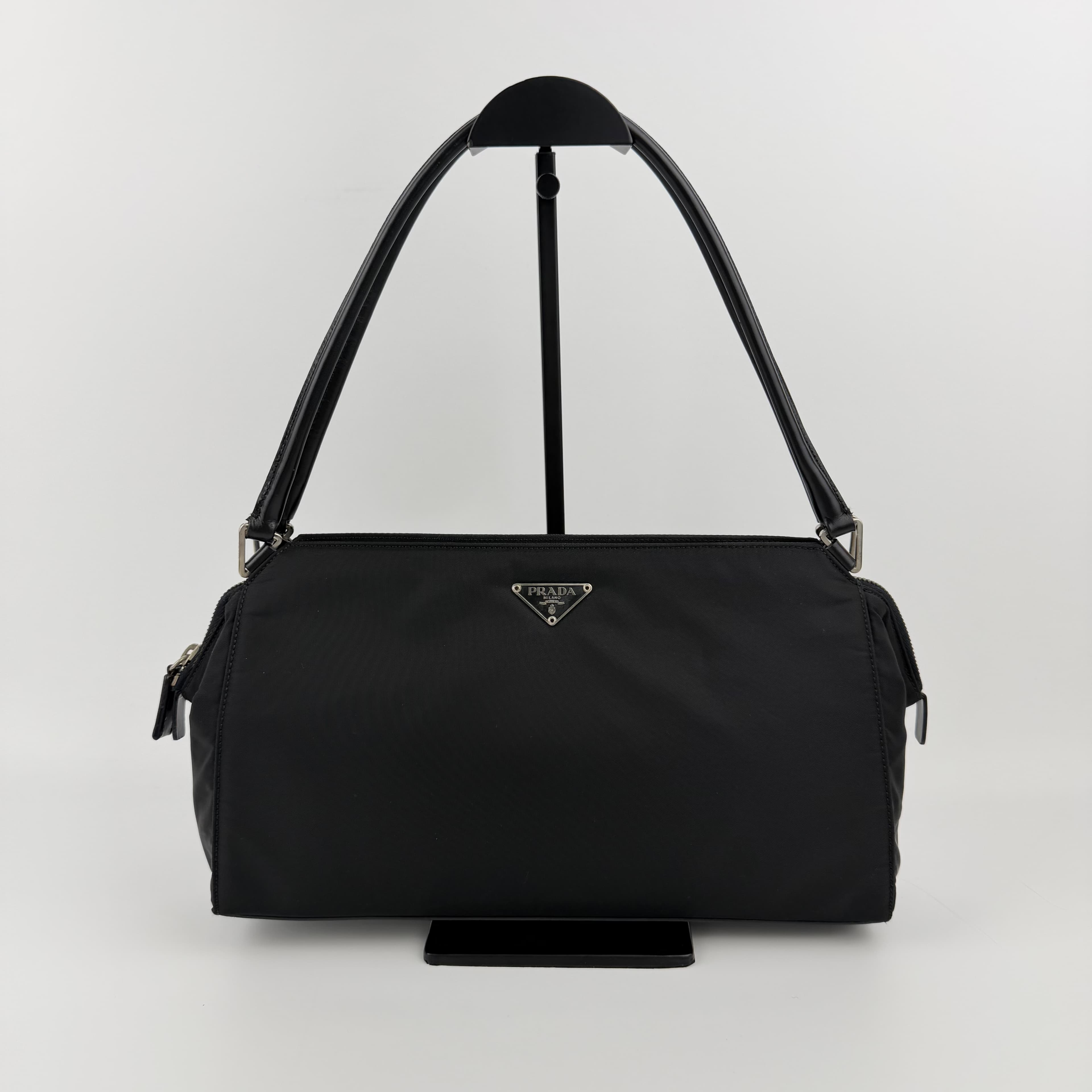 【中古】PRADA プラダ ショルダーバッグ ブラック ナイロン ヴィンテージ レディース【中古美品】HIBUOCHI VINTAGE hboc260404a12