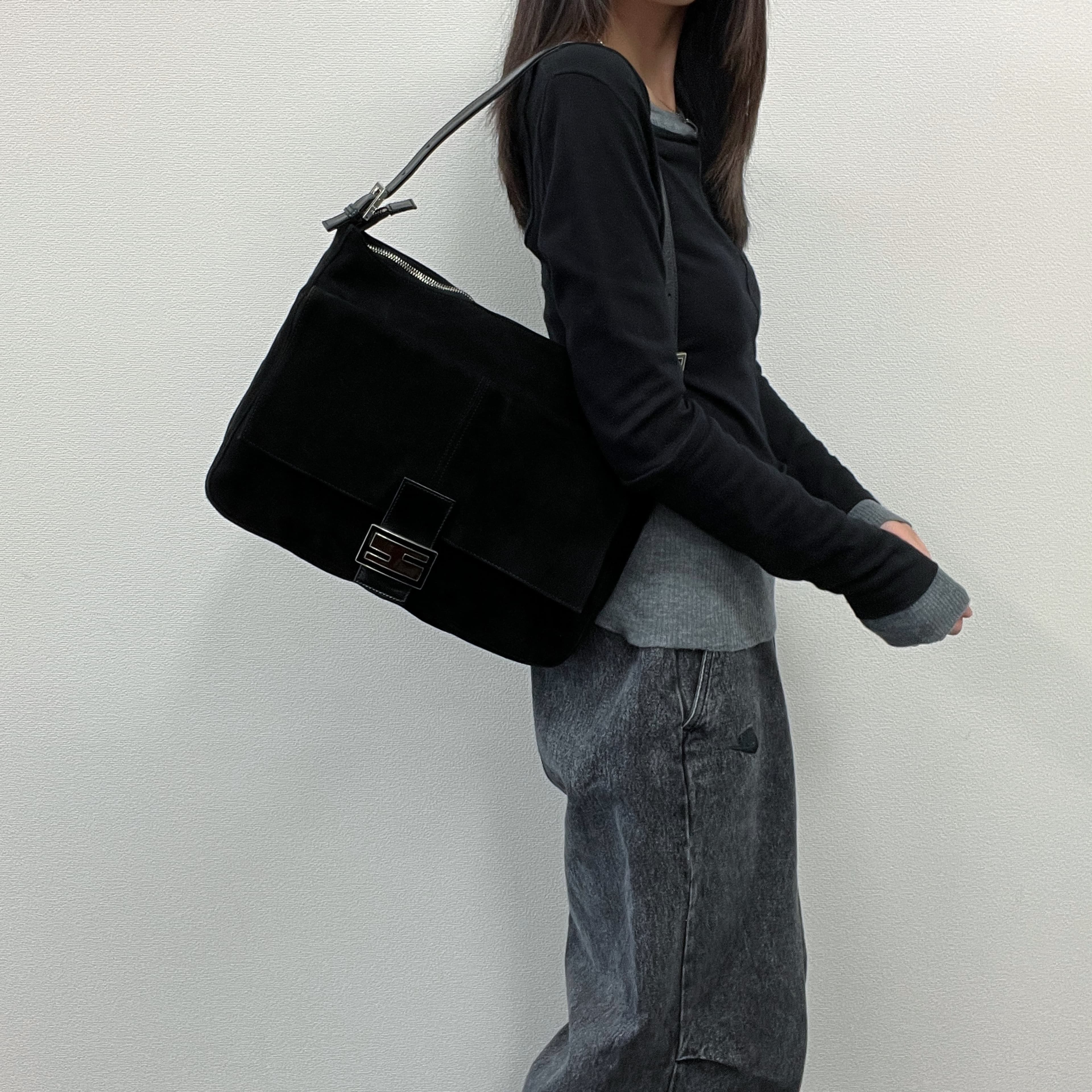 【中古】FENDI フェンディ ショルダーバッグ ブラック スエード ヴィンテージ レディース【中古美品】HIBUOCHI VINTAGE hboc260424a05｜HIBUOCHI　VINTAGE　店