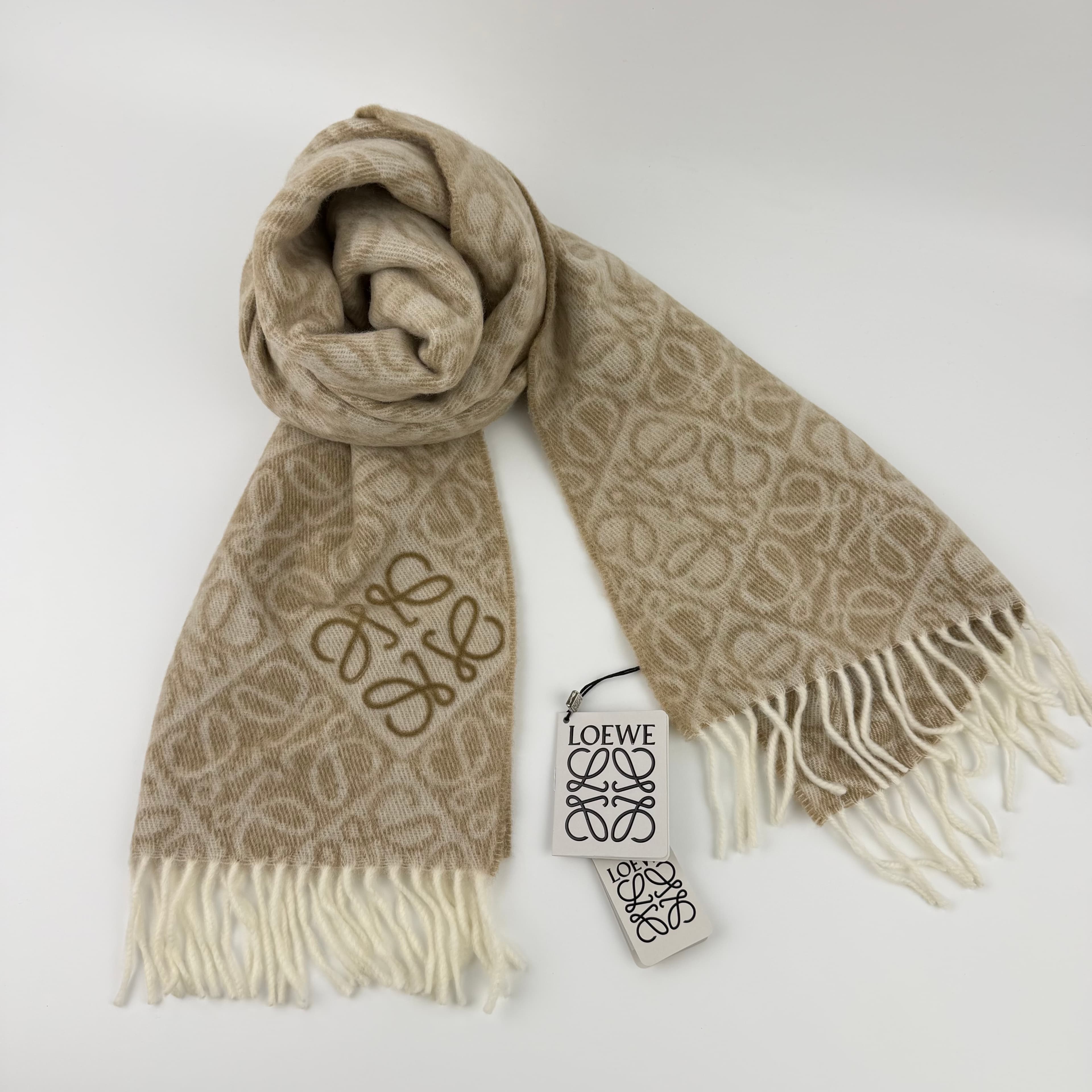 【中古】LOEWE ロエベ アナ瓦 えり巻き ベージュ 羊毛 カシミール ヴィンテージ レディース【中古美品】HIBUOCHI VINTAGE hboc260416a13