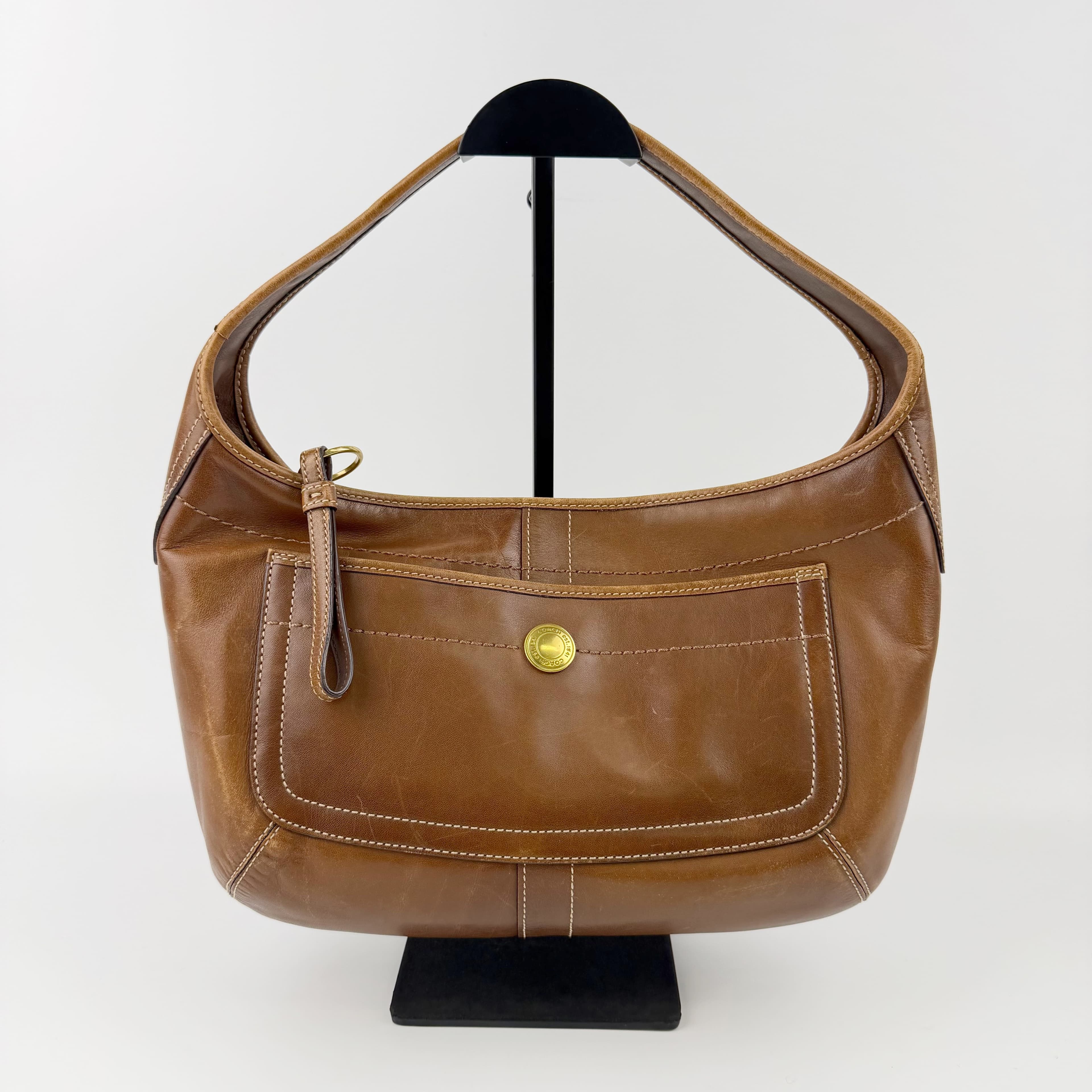【中古】COACH コーチ職 一肩先 ショルダーバッグ なめし革 赤銅色 金具ゴールド ヴィンテージ レディース HIBUOCHI VINTAGE hboc260603a04