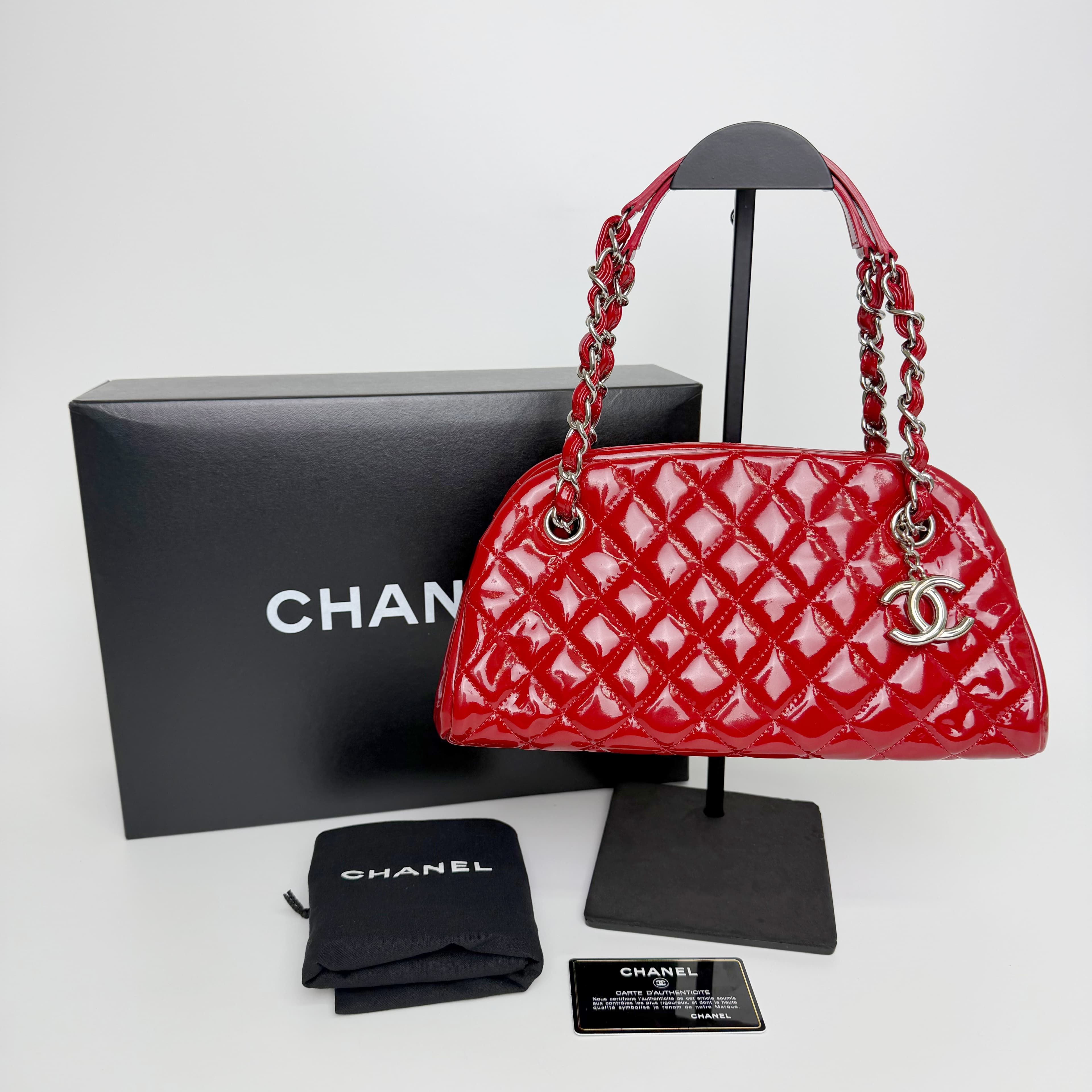 【中古】CHANEL シャネル ココマーク マトラッセ パテント ミニボストン ハンドバッグ ショルダーバッグ パテントレザー レッド 金具シルバー シール15番台 ヴィンテージ レディース HIBUOCHI VINTAGE hboc260709a01｜HIBUOCHI　VINTAGE　店