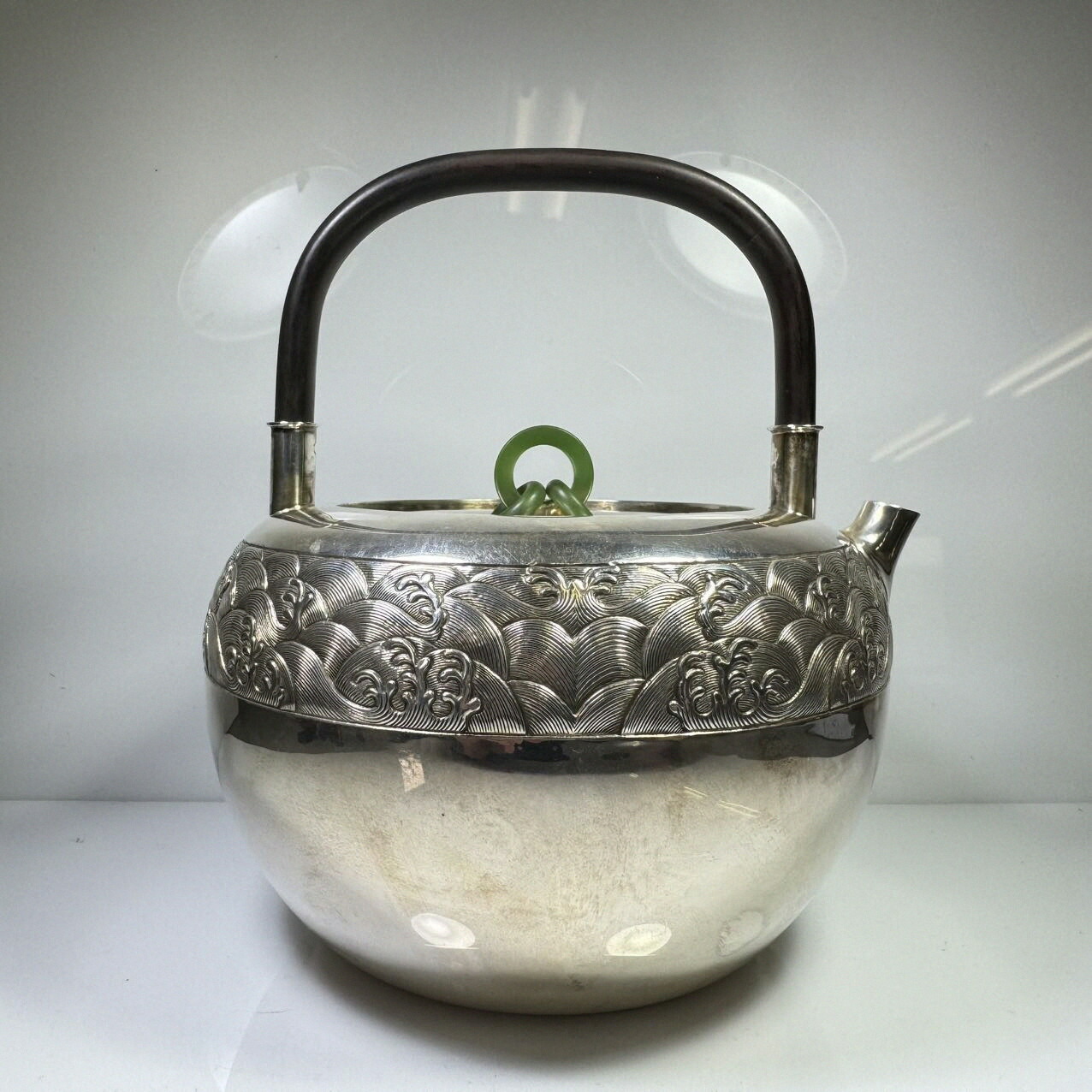 純銀製 一鳳斎造 菊文 貴石摘 湯沸 煎茶 古美術品 銀瓶 純銀保証 やかん 純銀製 一鳳斎造 菊文 貴石摘 湯沸 煎茶 古美術品