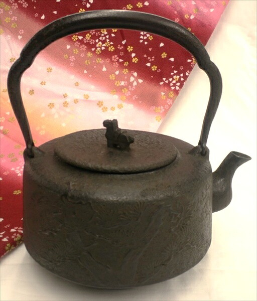 【送料当店負担】[肘折に花を!] 南部鉄瓶角万代屋型　松柄｜肘折温泉　ほていや