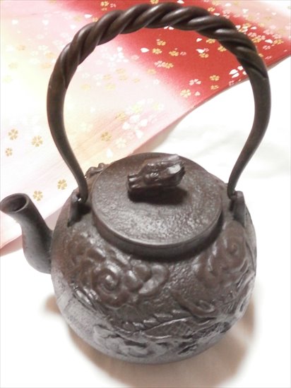 【貨物輸送当店厄介なもの】[肘折に花を!] 南部地方鉄瓶天龍 1.3L