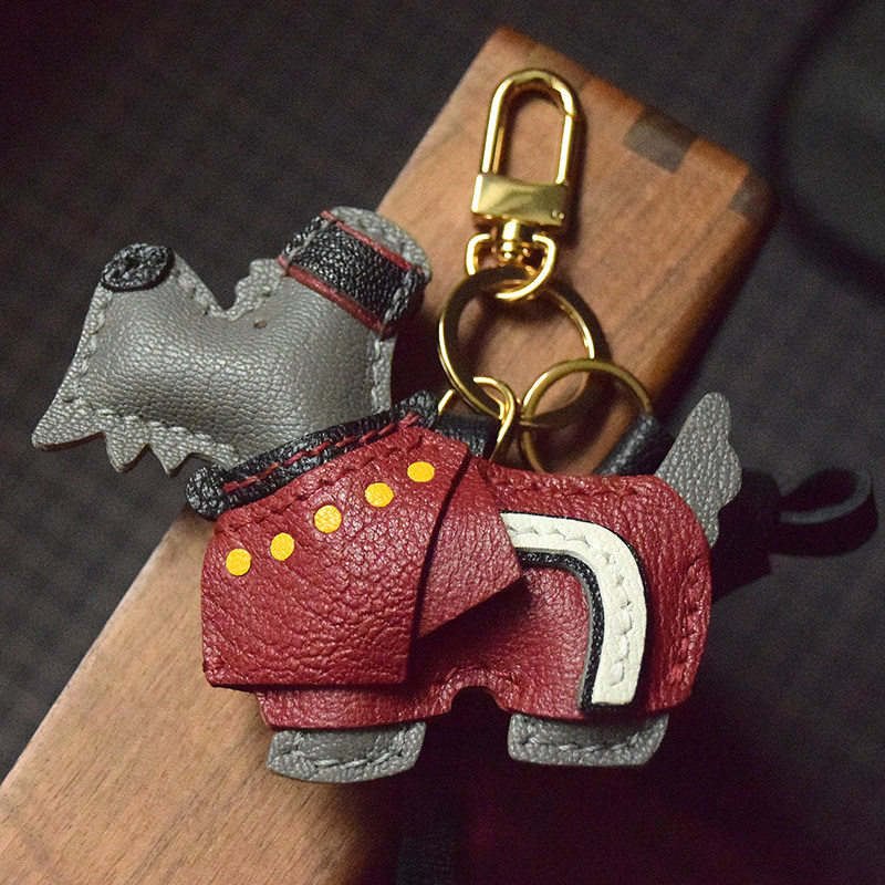 犬モチーフ キーホルダー バッグチャーム アクセサリー 革小物 キーリング キーイング 車の鍵 チャーム ストラップ ギフト プレゼント 記念日 お祝い プチギフト 男女兼用 ハンドメイド 天然レザー 手作り