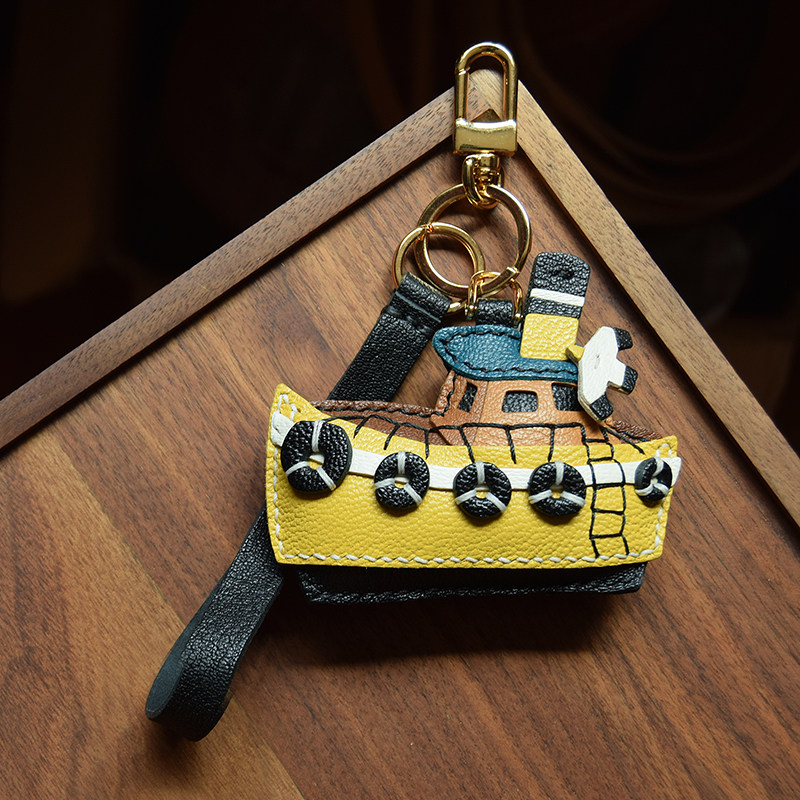 ハンドメイド 本革 小さな漁船キーホルダー バッグチャーム アクセサリー 革小物 キーリング キーイング 車の鍵 チャーム ストラップ ギフト プレゼント 記念日 お祝い プチギフト 男女兼用 ハンドメイド 天然レザー 手作り