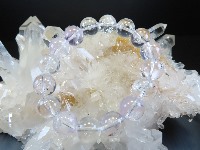 【当店オススメ】 幻想的な蛍光発色 古代の石油を内包した激レア水晶 オイルインクォーツ 【石油入り水晶】 ブレスレット