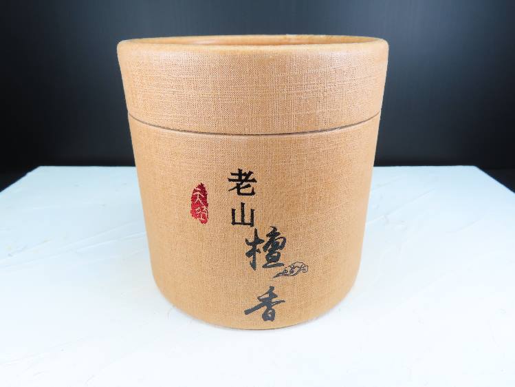 楽天市場】□焼香用お香｜老山古渡【白檀】刻み・紙箱入り【仏具