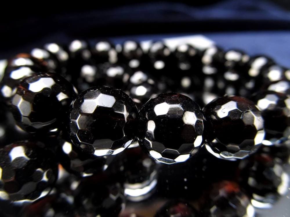 モリオン丸玉　黒水晶　チベット産　魔除け　天然石　鉱物　62mm 楽天市場】大人気の チベット産 最強の魔除け・邪気払いの石 黒水晶