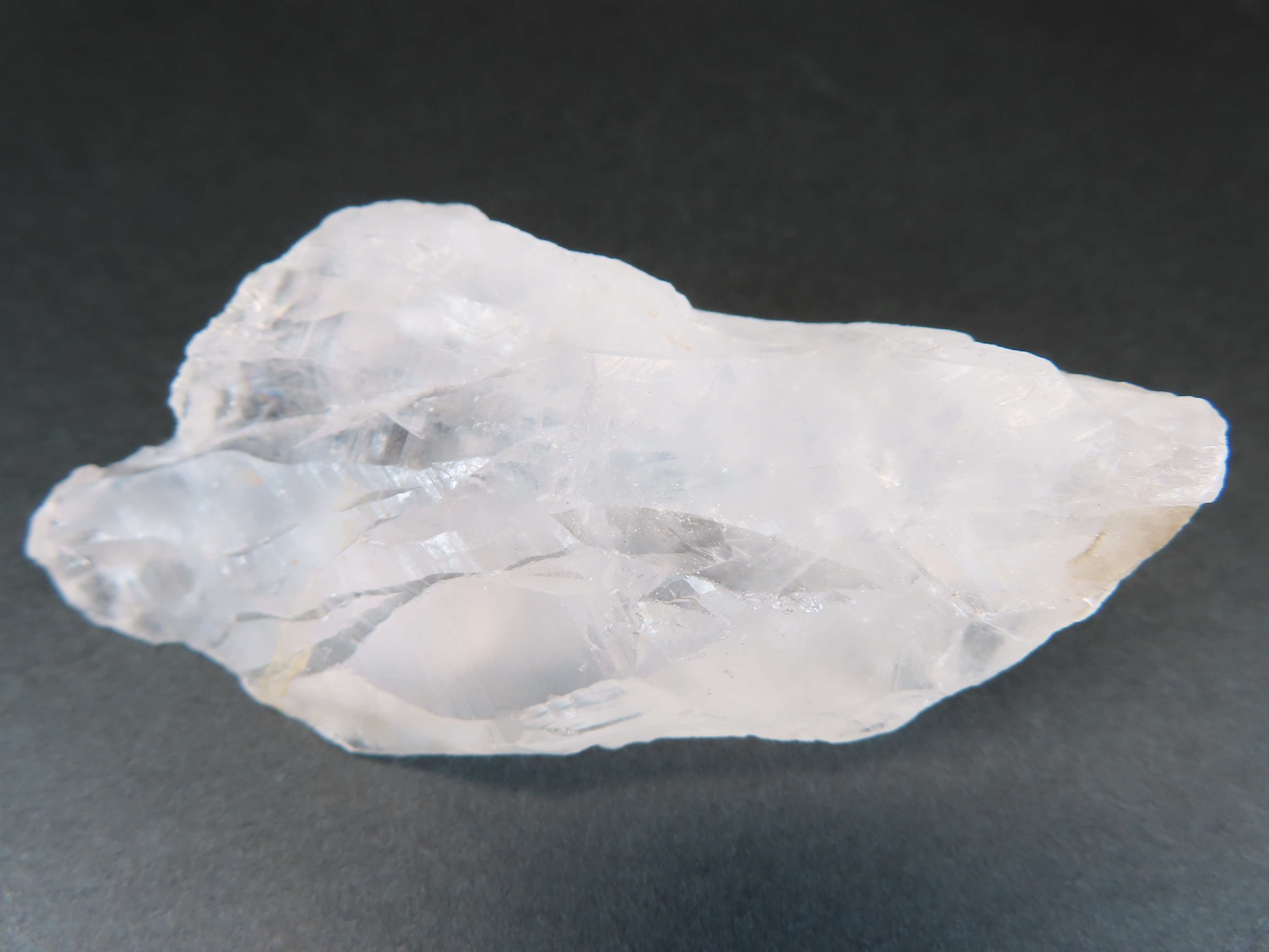 楽天市場】産出量ごく僅かの希少石 僧侶が集めた【真実の地】からの