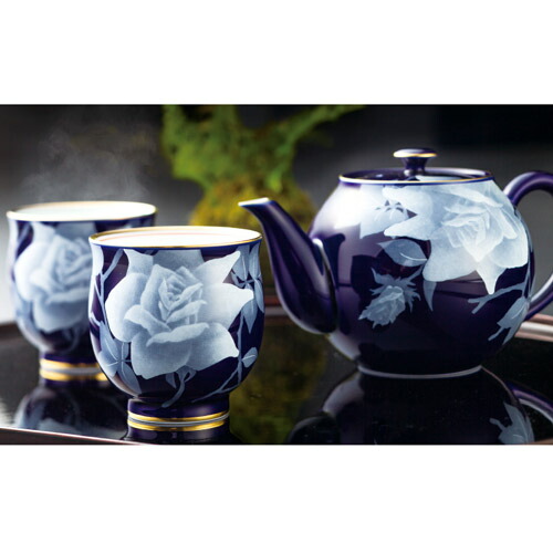 香蘭社 山帰来 土鍋 10号 有田焼 元箱付き 宮内庁皇室御用達 ブランド食器 香蘭社 山帰来 土鍋 10号 有田焼 元箱付き 宮内庁皇室御用達