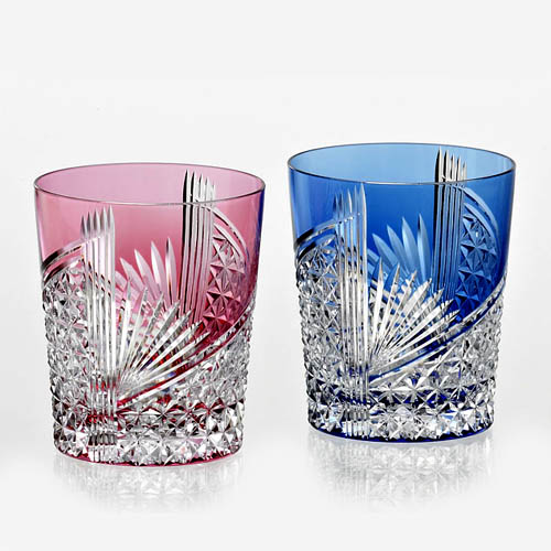 楽天市場 皇室御用品 日本製 ｋａｇａｍｉ ｃｒｙｓｔａｌ カガミクリスタル 江戸切子 ペアグラス ロックグラス 焼酎グラス 赤 青 木箱入 あす楽 土曜営業 あす楽 日曜営業 人気 ギフト 結婚内祝 引出物 記念品 歳祝い ヒキタギフトセンター