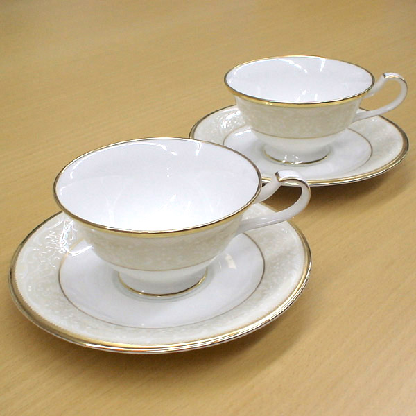 【当日送りとどける 11時までの申しつける分】\u003cBR\u003eノリ竹 ( NORITAKE ) 日本製 \u003cBR\u003e白いこと九重の天 \u003cBR\u003eお茶・珈琲優勝杯＆ソーサーペア 220ml\u003cBR\u003e[ブランド名ロゴタイプ入り口・入口差し上げ物ＢＯＸ] \u003cBR\u003e一般受け 差し上げ物 御祝 一緒になる祝 生み出すこと祝 営造祝 一緒になる内祝 生み出すこと内祝 営造内祝 各種内祝 祝する品 歳祝