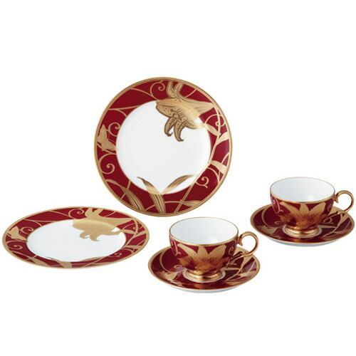 ノリ竹 ( NORITAKE ) 日本製 \u003cBR\u003e花金彩百合 ティータイムペアセット \u003cBR\u003e珈琲優勝杯＆ソーサーペア ＆ 21珊一皿有りの実 \u003cBR\u003e[ブランド名ロゴタイプ入り口・入口差し上げ物ＢＯＸ] \u003cBR\u003e一般受け 差し上げ物 御祝 一緒になる祝 造営祝 一緒になる内祝 造営内祝 祝する品 歳祝