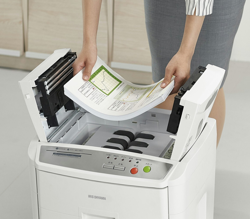 一度にA4紙160枚自動細断可能なマイクロカットシュレッダー