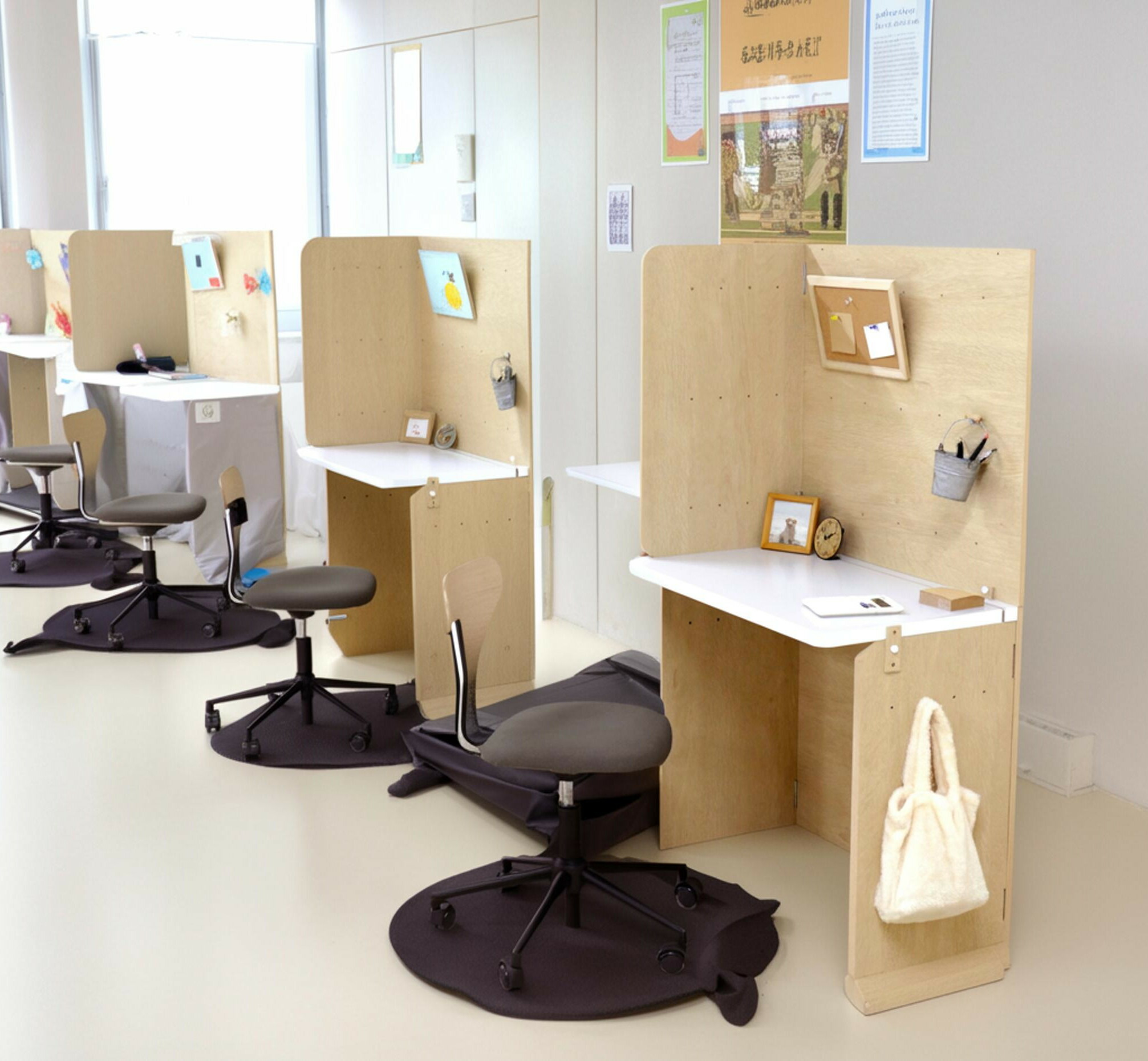 楽天市場】机 デスク 個別学習塾用 間仕切り パネル付 パーテーション