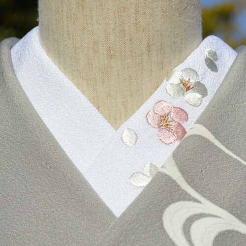 【値下げ】半襟　桜 楽天市場】【Prices down2】刺繍 半衿「ピンク色 桜の刺繍