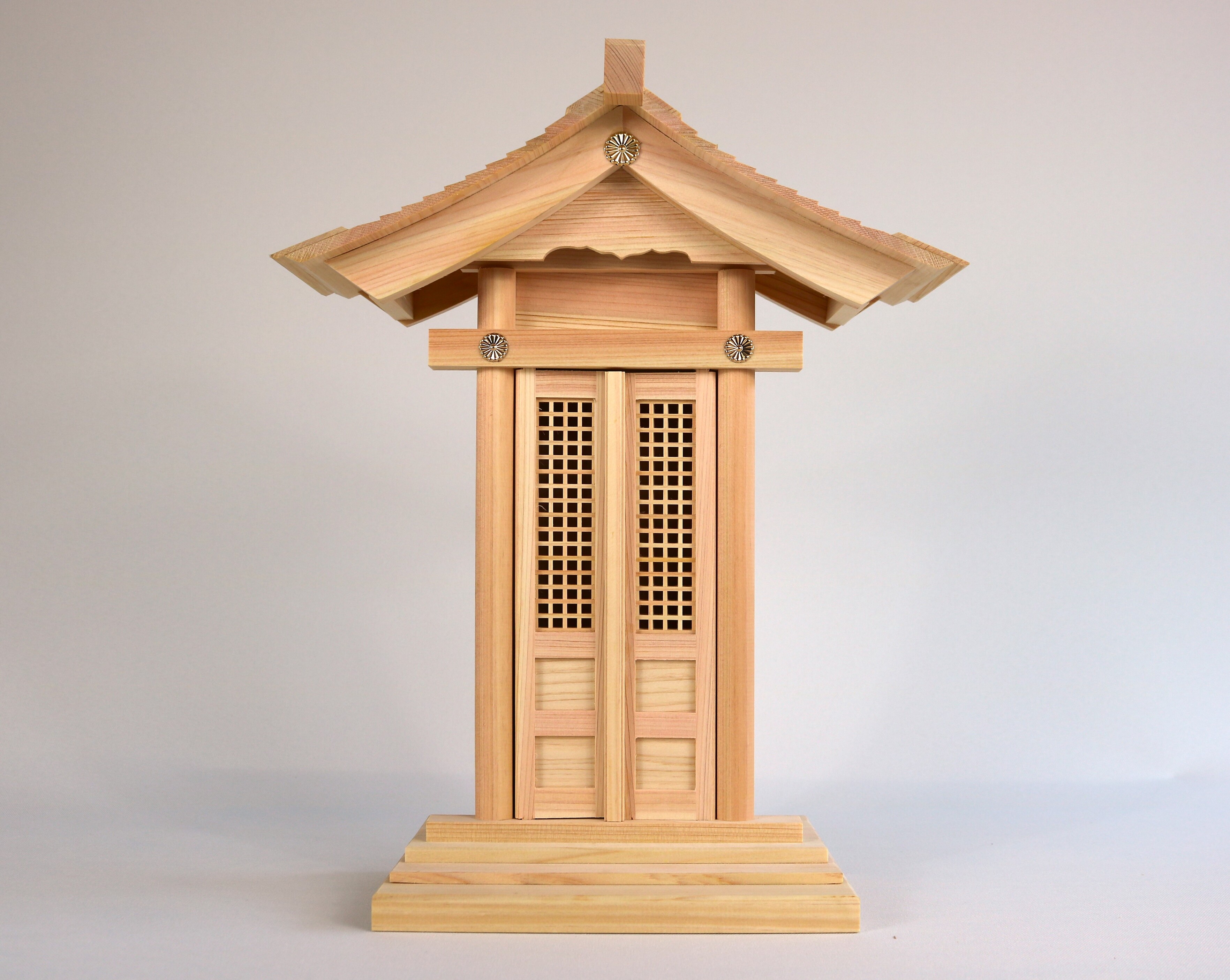 日本製魔よけ立て 【切妻大屋根一社】 魔よけ立て 神棚今めかしい 置き型 国産 東濃桧 木製 一社からだ付き 大社からだ付き 今めかしい手合い 日本製 オシャレ神棚 天道様 御利益 縁起物 かっこいい 今めかしい神棚 事務室 おふだたて 魔よけ立て 神棚通信販売 アパルトマン 省間隔文字