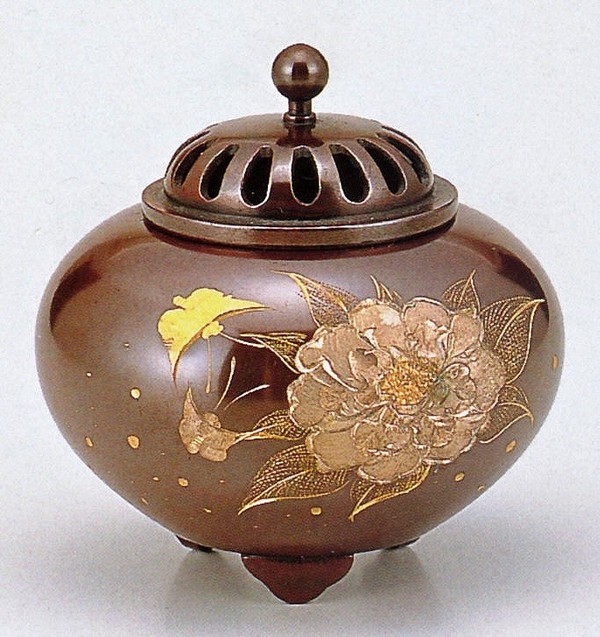 彫金の香炉 平丸香炉 牡丹 高岡銅器の香炉 桐箱付|美術工芸の檜屋