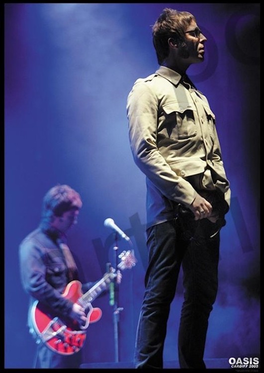 【額縁付き】 オアシス oasis A2 ポスター ③ Amazon.co.jp: オアシス Oasis Be Here Now アートポスター A2版