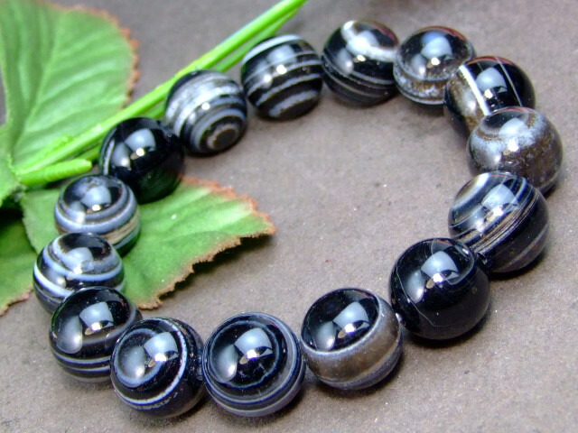 大玉。天然石オニキス。 天眼入り。 楽天市場】パワーストーン 天眼石 ブレスレット 天眼石 14mm