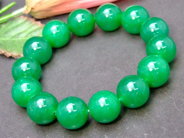 楽天市場】33407Q 緑 翡翠 ヒスイ 16mm A ブレスレット 内径18cm